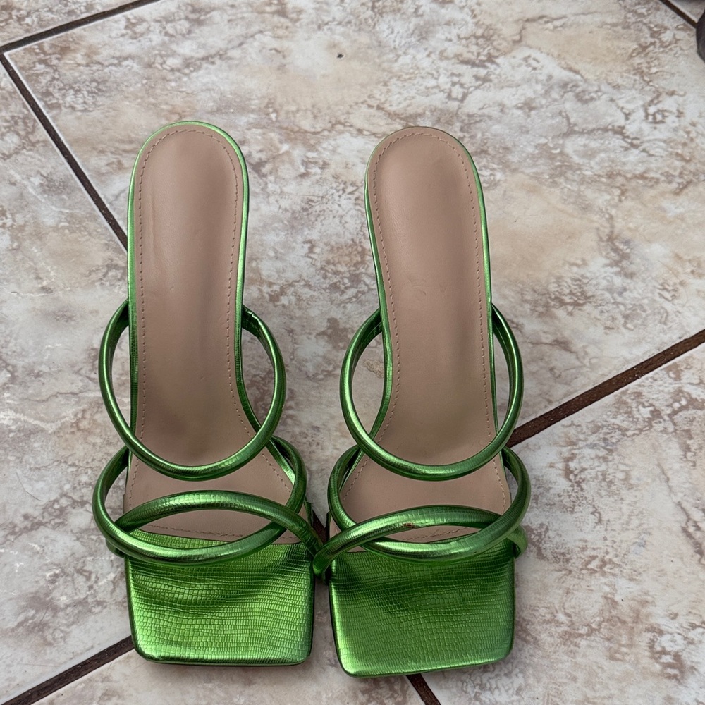Elegant Green Strappy Women's Heels